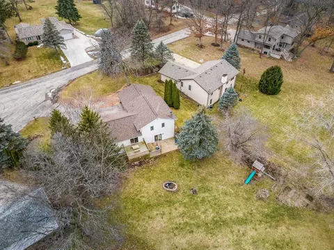 Exterior - 607 Knollwood, Lake Summerset, IL 61019 photo 2 of 5