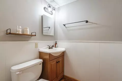 Bath - 607 Knollwood, Lake Summerset, IL 61019 photo 3 of 3