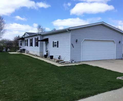 1044 Autumn Dr, Belvidere, IL 61008