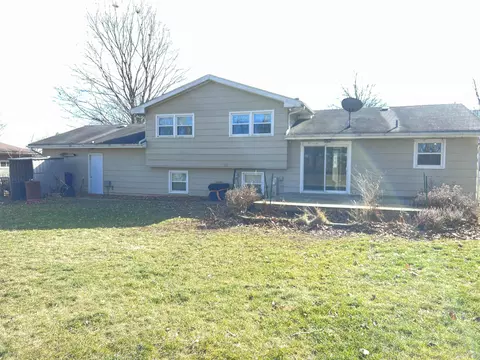 Exterior - 1524 Jay St, Freeport, IL 61032 photo 3 of 3