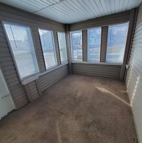 506 E Gdn, Freeport, IL 61032 photo 7