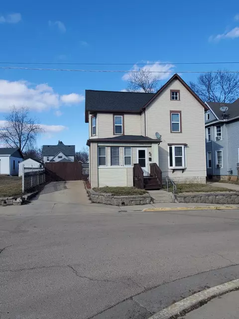 506 E Gdn, Freeport, IL 61032 photo 2