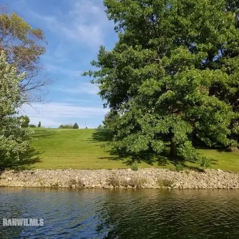 28-50 Cambridge Ct, Lake Carroll, IL 61046