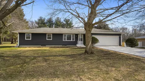 5778 Colleen Ave, Rockford, IL 61109