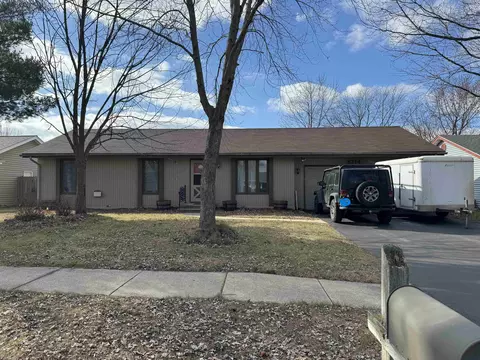 8214 Eddington Dr, Machesney Park, IL 61115