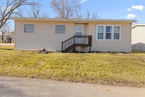 403 Mead Dr, Rockford, IL 61109