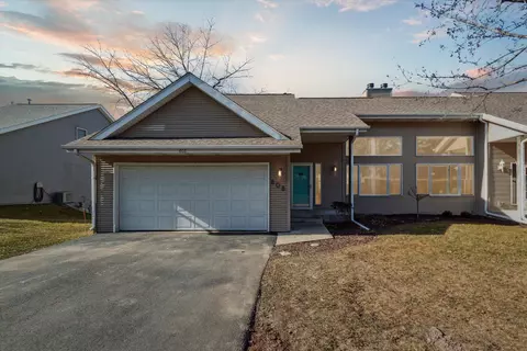 808 Metz Ln, Rockton, IL 61072