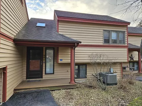 35 Spring Creek Ln, Galena, IL 61036