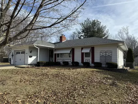 1649 S Highland Ave, Freeport, IL 61032