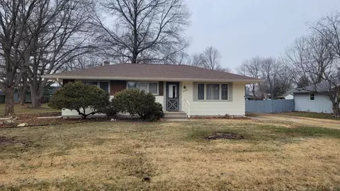 509 S Seward St, Winnebago, IL 61088
