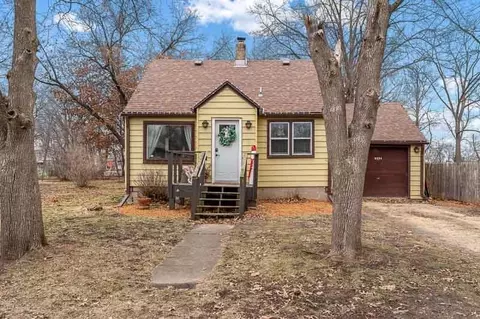 8224 Ravere St, Machesney Park, IL 61115