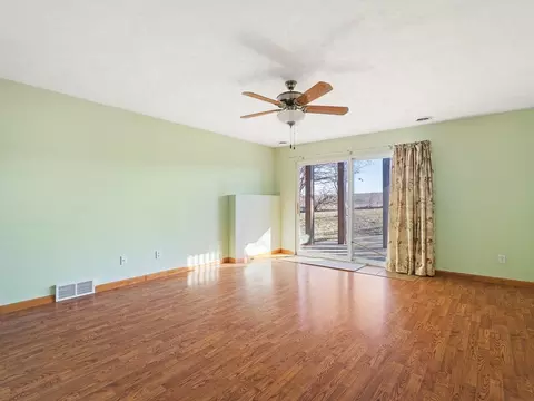 Living - 728 Westmore, Lake Summerset, IL 61019 photo 3 of 3
