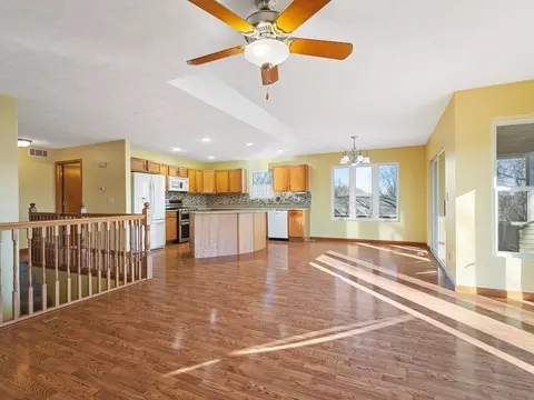Living - 728 Westmore, Lake Summerset, IL 61019 photo 2 of 3