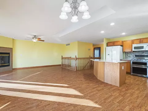 Kitchen - 728 Westmore, Lake Summerset, IL 61019 photo 4 of 4