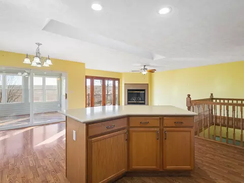 Kitchen - 728 Westmore, Lake Summerset, IL 61019 photo 3 of 4