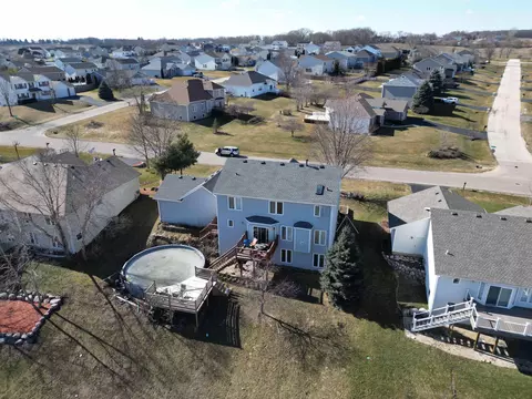 10365 Lismore Rd, Roscoe, IL 61073 photo 4