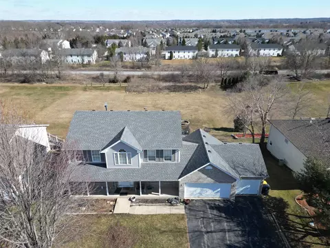 10365 Lismore Rd, Roscoe, IL 61073 photo 3