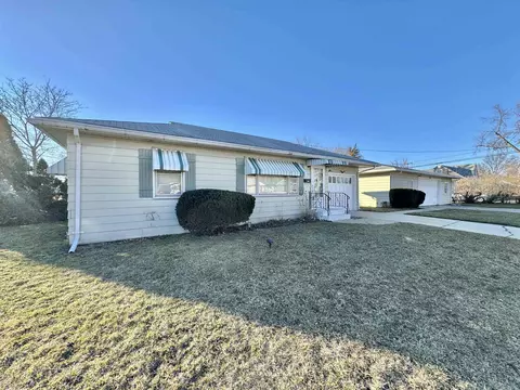 6312 1st St, Loves Park, IL 61111