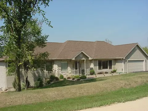 448 Territory Dr, Galena, IL 61036