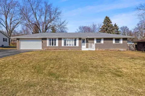 6318 Abington Dr, Rockford, IL 61109