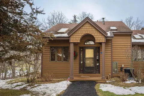 16 Creekwood Ln, Galena, IL 61036