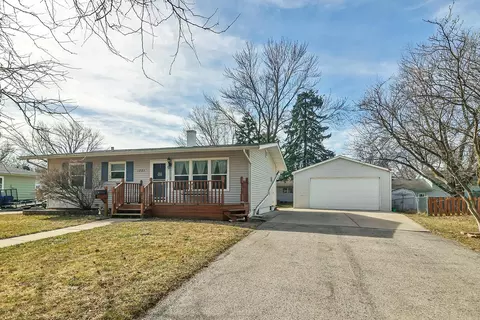 1721 Oakwood Ave, Dekalb, IL 60115