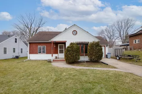 1711 Oregon Ave, Rockford, IL 61108
