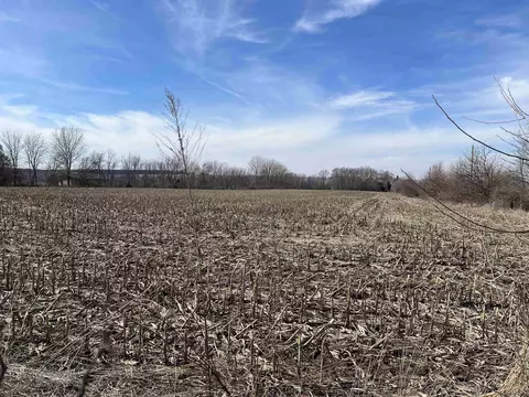 12 Nnn Smith Rd, Winnebago, IL 61088