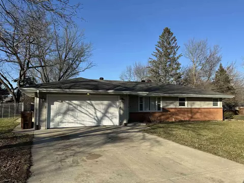 2904 Teton, Rockford, IL 61109