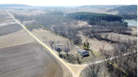 9406 S Rush Rd, Hanover, IL 61041