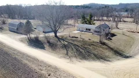 9406 S Rush Rd, Hanover, IL 61041 photo 3