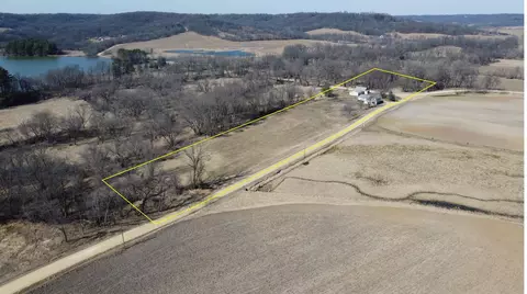 9406 S Rush Rd, Hanover, IL 61041 photo 2