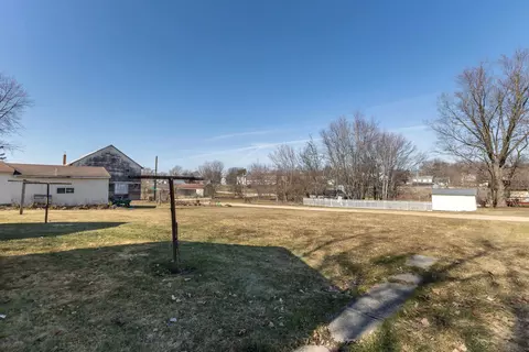 Exterior - 104 E Walnut St, Apple River, IL 61001 photo 3 of 9