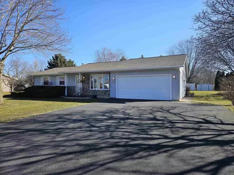 13819 Cassidy Dr, Rockton, IL 61072