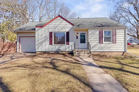 1918 21st St, Rockford, IL 61108
