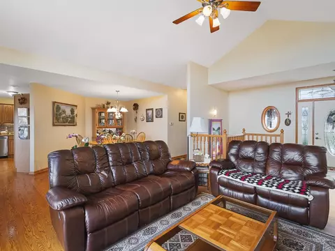 Living - 1809 Darby, Lake Summerset, IL 61019 photo 4 of 8