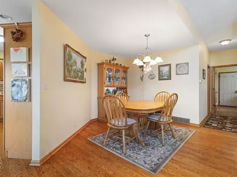 Dining - 1809 Darby, Lake Summerset, IL 61019 photo 1 of 2