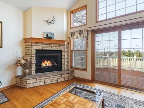Living - 1809 Darby, Lake Summerset, IL 61019 photo 3 of 8