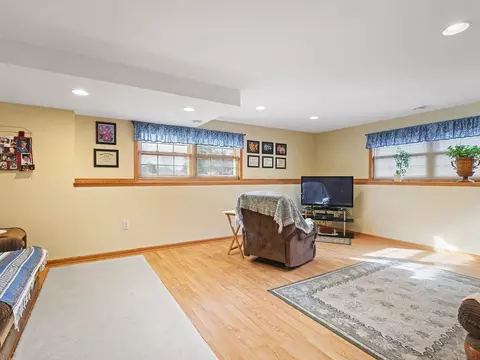 Living - 1809 Darby, Lake Summerset, IL 61019 photo 7 of 8