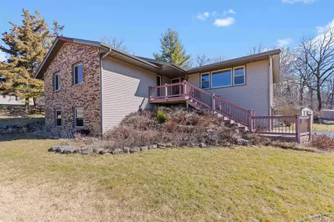 7732 Louella Dr, Roscoe, IL 61073