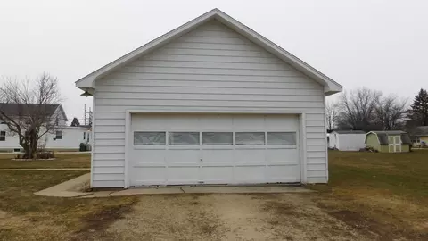 Exterior - 701 Maple St, Lena, IL 61048 photo 9 of 9