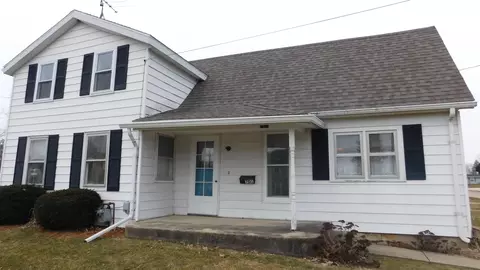 Exterior - 701 Maple St, Lena, IL 61048 photo 2 of 9