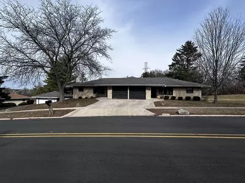 902-904 Easton Pkwy, Rockford, IL 61108