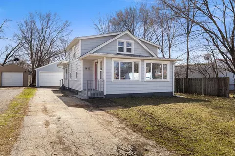 1617 Lyran Ave, Rockford, IL 61109