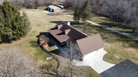 Exterior - 10391 Moonglow Dr, Roscoe, IL 61073 photo 5 of 30