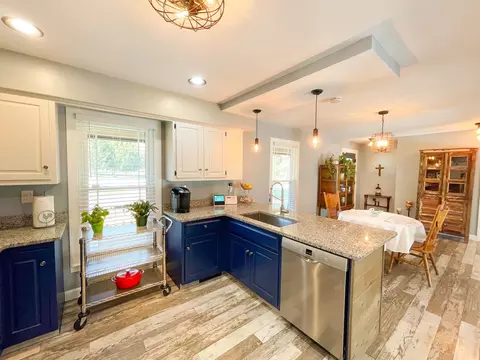 Kitchen - 10391 Moonglow Dr, Roscoe, IL 61073 photo 5 of 9