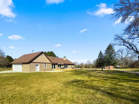 Exterior - 10391 Moonglow Dr, Roscoe, IL 61073 photo 26 of 30