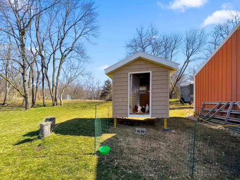 Exterior - 10391 Moonglow Dr, Roscoe, IL 61073 photo 13 of 30