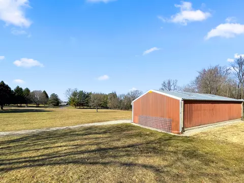 Exterior - 10391 Moonglow Dr, Roscoe, IL 61073 photo 11 of 30