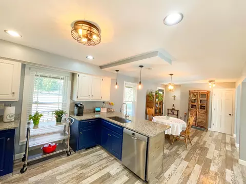 Kitchen - 10391 Moonglow Dr, Roscoe, IL 61073 photo 4 of 9